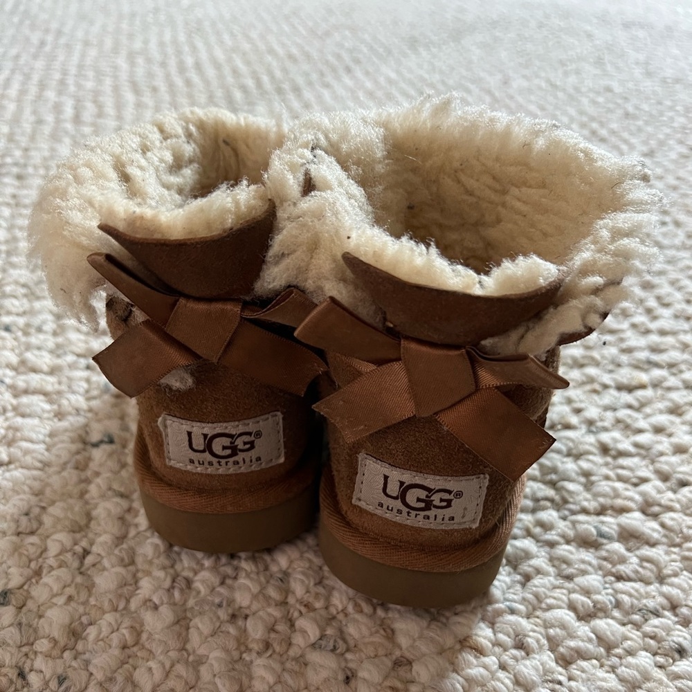 Uggs Bailey Bow Little Girls Size 7